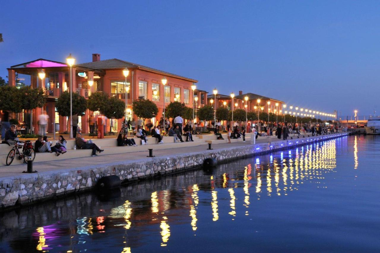 Seaside In Flisvos Marina *
